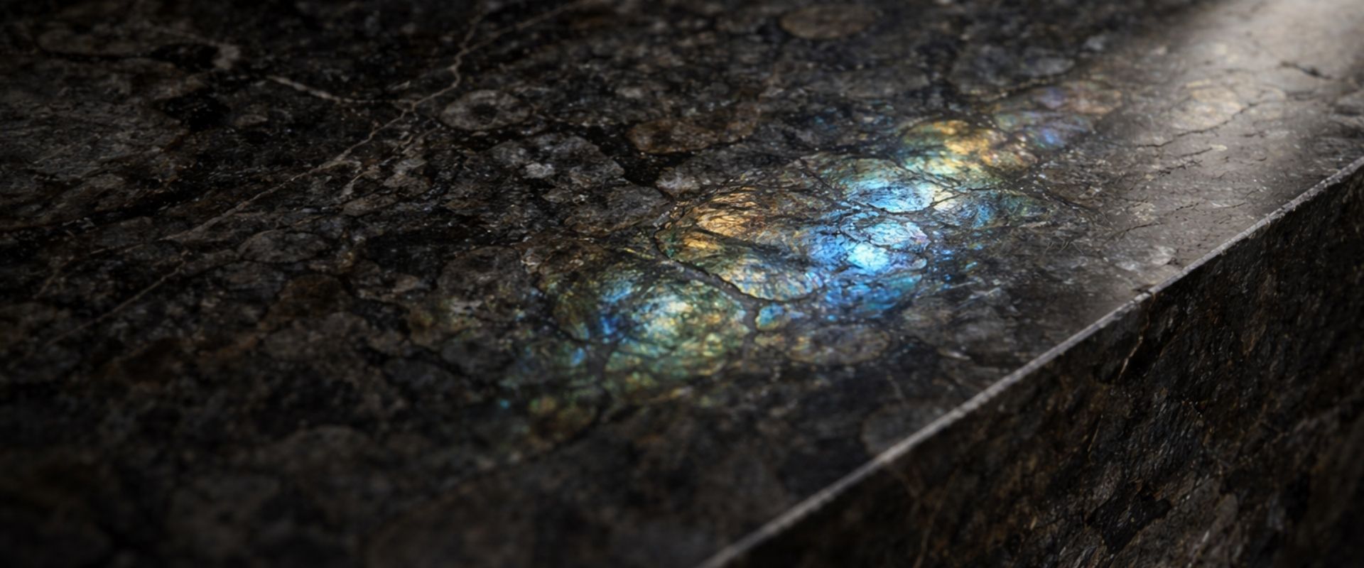 Lemurian doğal taş